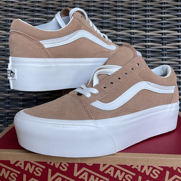 Vans WMNS Old Skool Stacked 
Soft Suede) Burro/True White 
VN0A7Q5MB69
Platforms - Picture 8 of 16